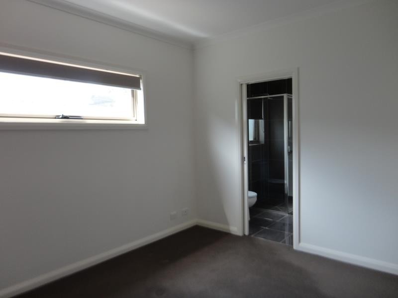 4/278 Mackenzie Street, Golden Square VIC 3555