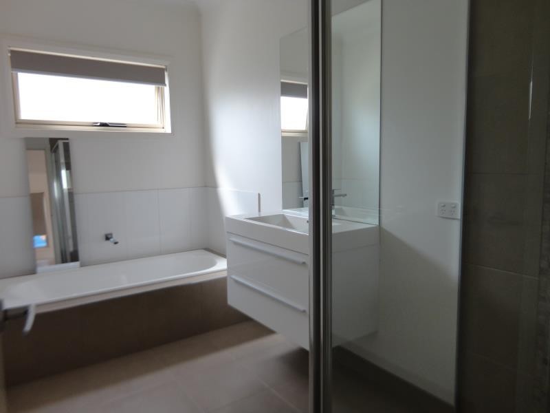 4/278 Mackenzie Street, Golden Square VIC 3555