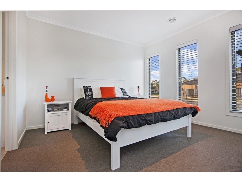 4 Perry Lane, Epsom VIC 3551
