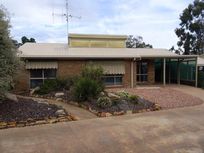 2/174 Retreat Road, Spring Gully VIC 3550