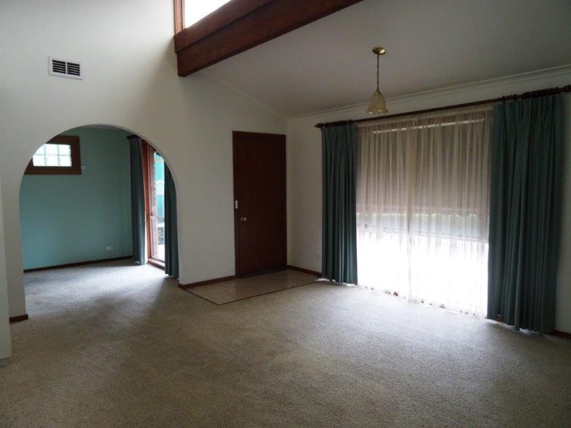2/174 Retreat Road, Spring Gully VIC 3550