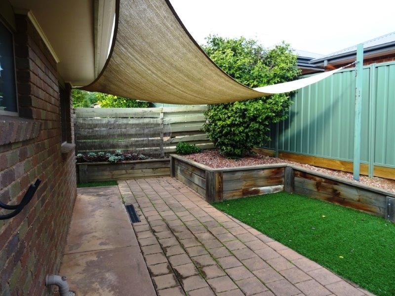 2/174 Retreat Road, Spring Gully VIC 3550