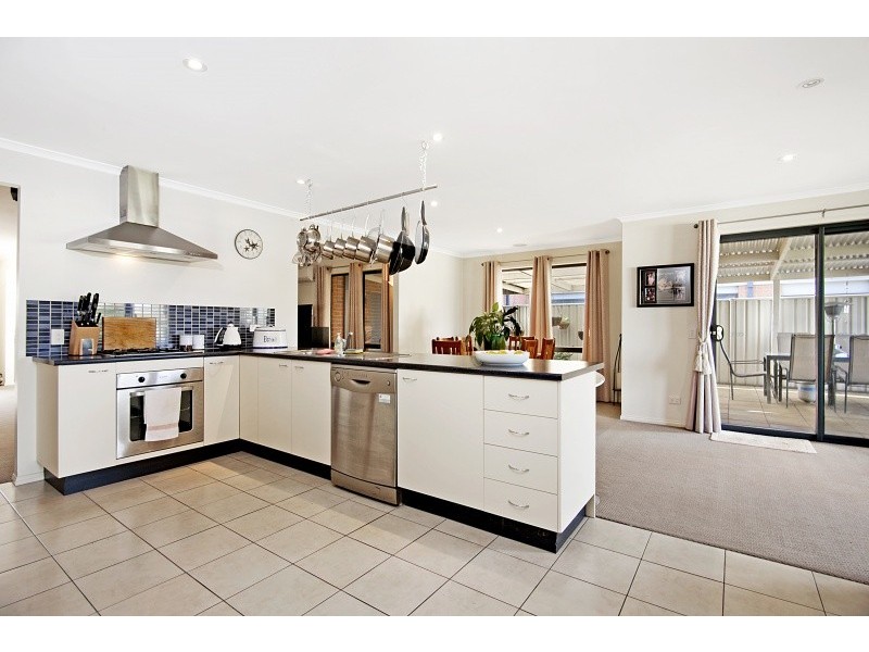 19 Manna Gum Drive, Epsom VIC 3551