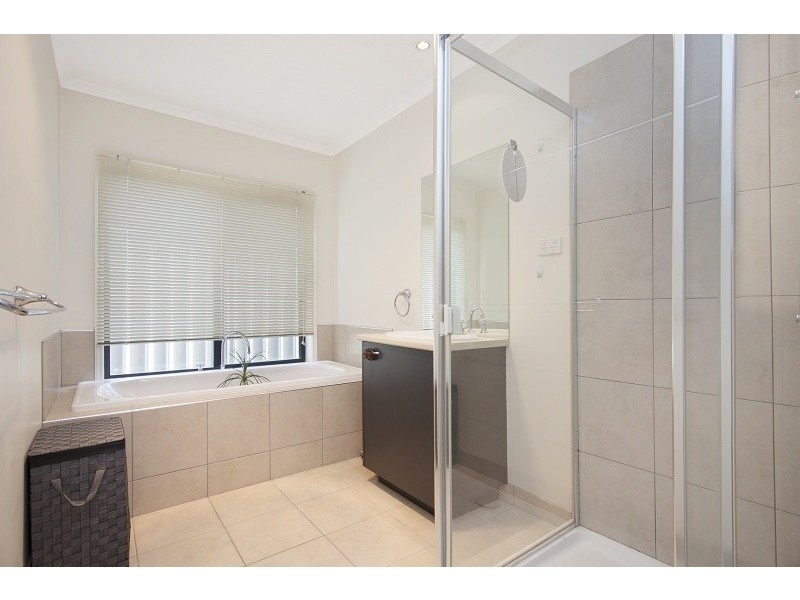 19 Manna Gum Drive, Epsom VIC 3551