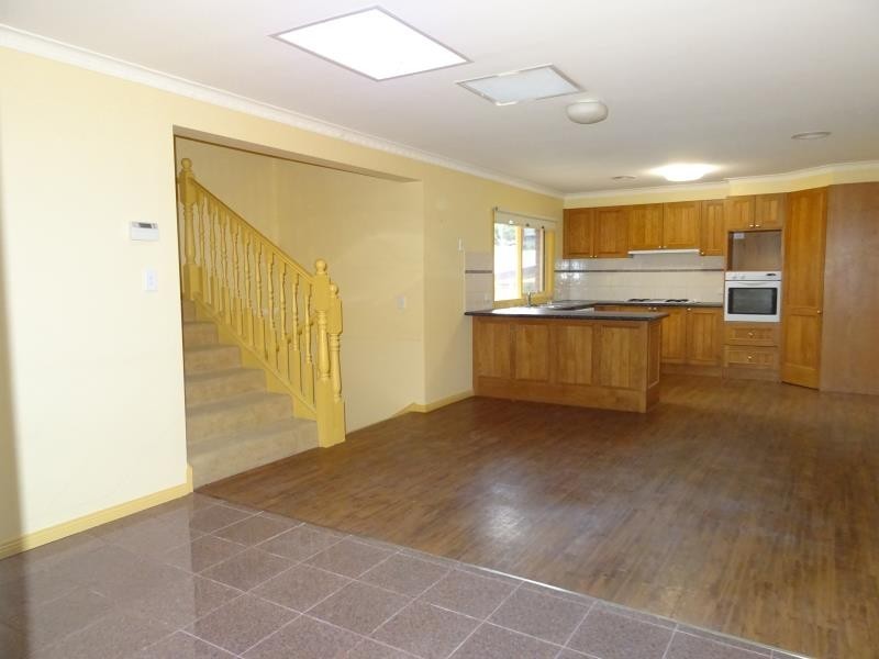1 Kate Close, Kennington VIC 3550