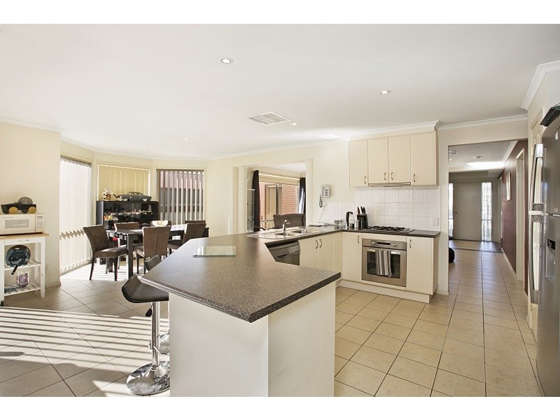 14 Alliance Avenue, California Gully VIC 3556