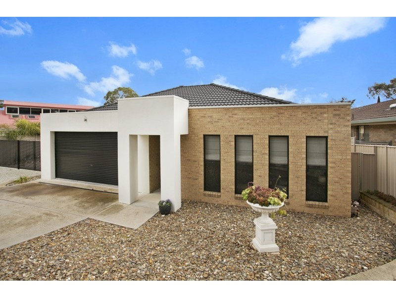 77 Harley Street, Strathdale VIC 3550