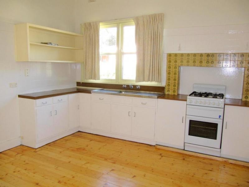 31 Osborne Street, Flora Hill VIC 3550