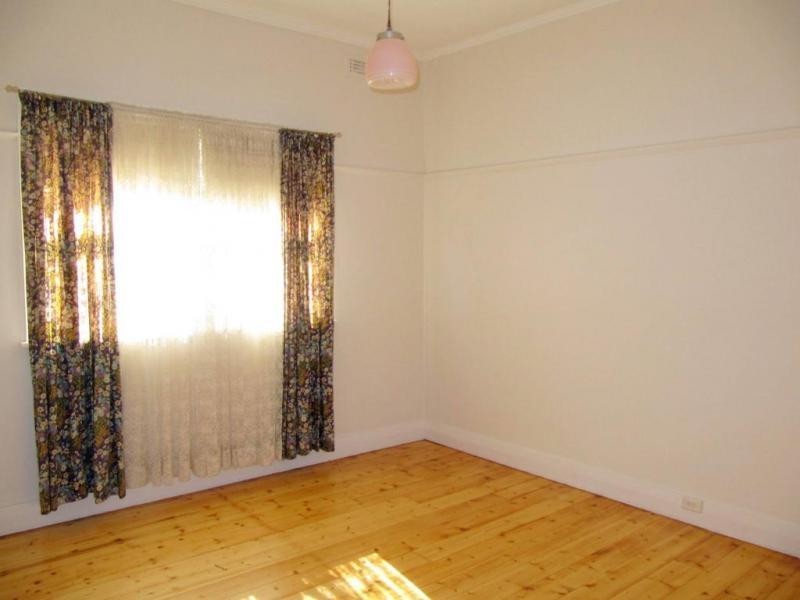 31 Osborne Street, Flora Hill VIC 3550