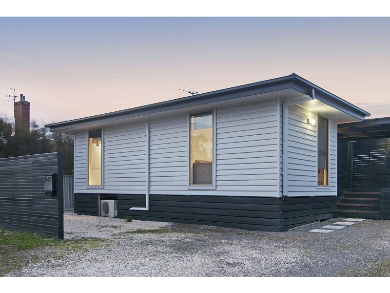 1a Whittaker Street, Quarry Hill VIC 3550