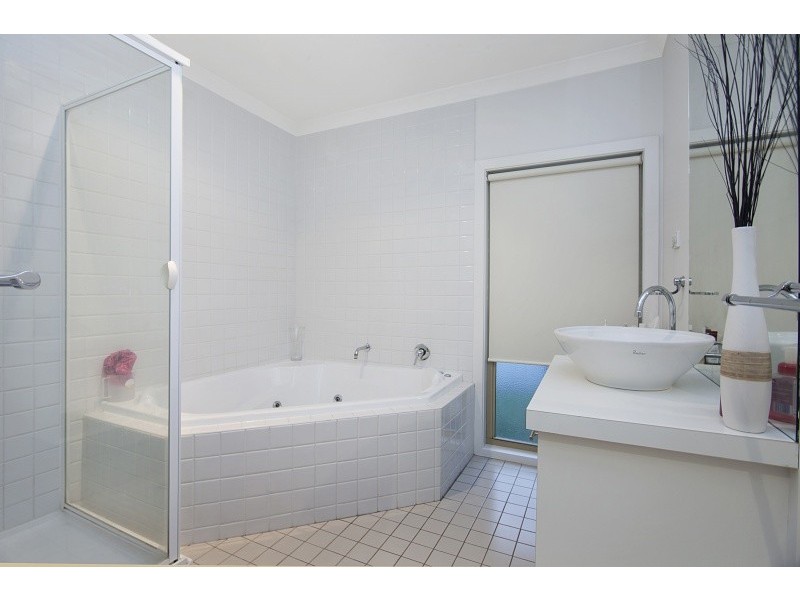 1a Whittaker Street, Quarry Hill VIC 3550