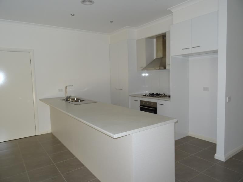3/27 MacDougall Road, Golden Square VIC 3555
