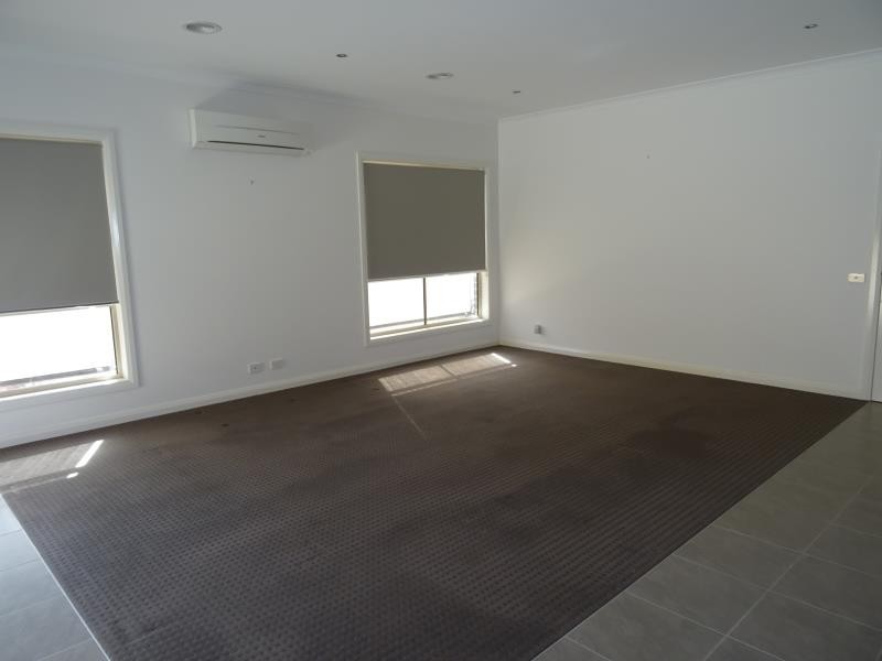 3/27 MacDougall Road, Golden Square VIC 3555