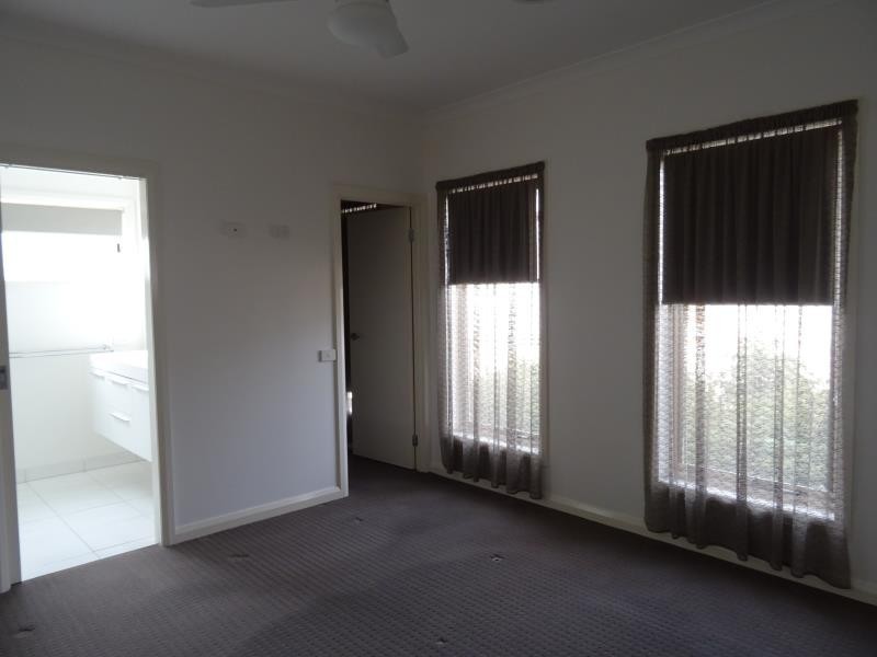 3/27 MacDougall Road, Golden Square VIC 3555