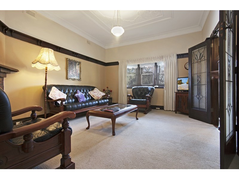 36 Carpenter Street, Quarry Hill VIC 3550