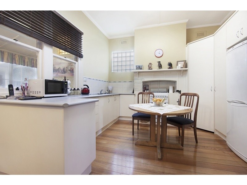 36 Carpenter Street, Quarry Hill VIC 3550