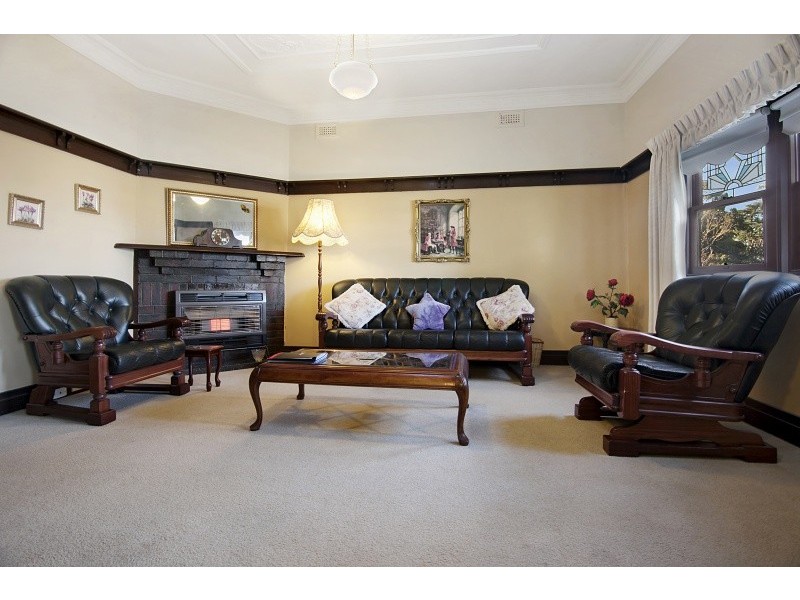 36 Carpenter Street, Quarry Hill VIC 3550