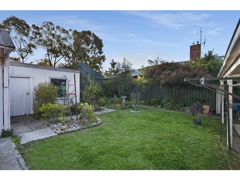 36 Carpenter Street, Quarry Hill VIC 3550