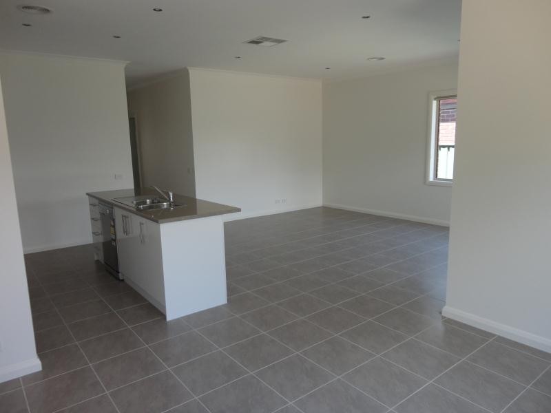 1/25A Booth Street, Golden Square VIC 3555