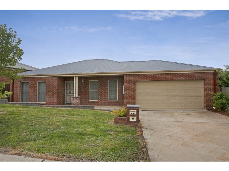 32 Soldatos Drive, Golden Square VIC 3555