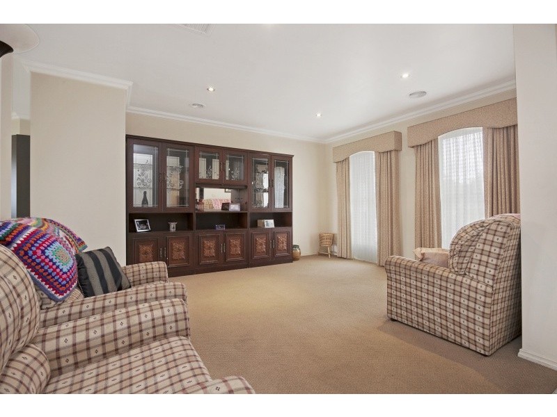 32 Soldatos Drive, Golden Square VIC 3555