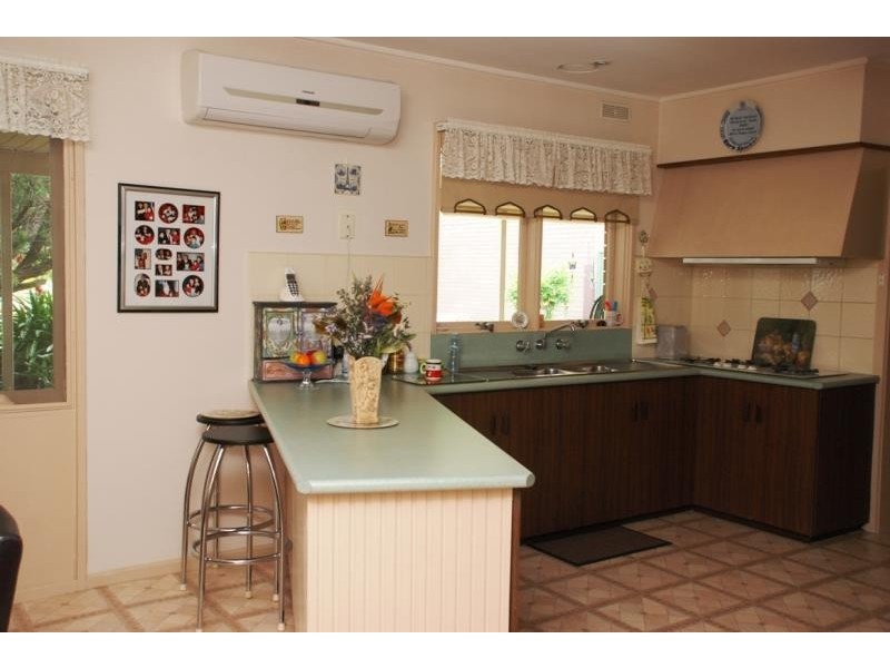 9 Manning Avenue, California Gully VIC 3556