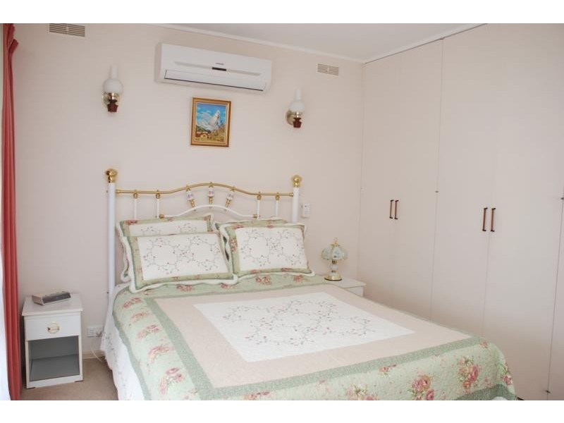 9 Manning Avenue, California Gully VIC 3556