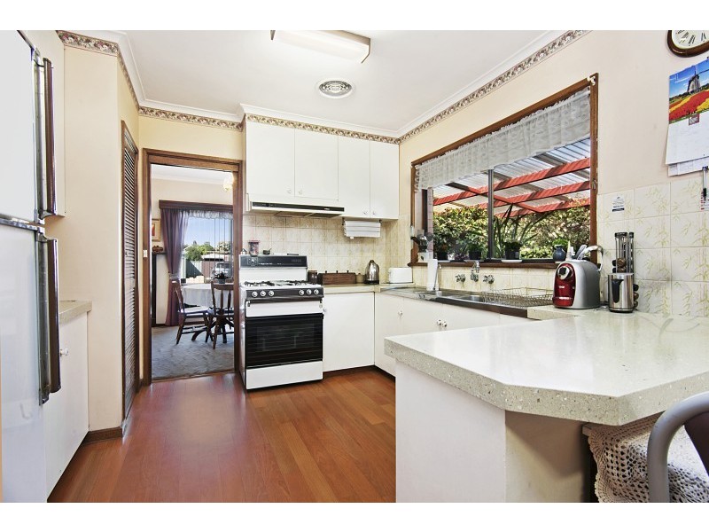 15 Bowles Street, Kangaroo Flat VIC 3555