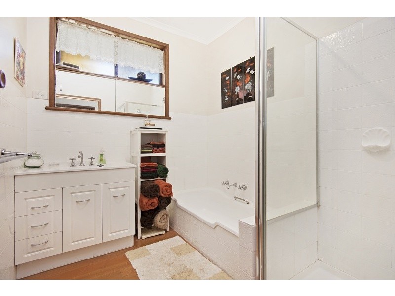 15 Bowles Street, Kangaroo Flat VIC 3555