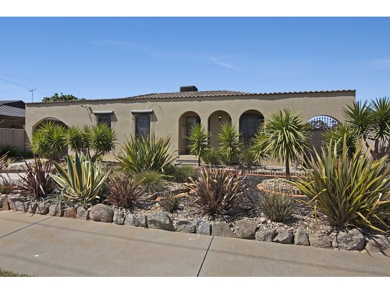 7 McLachlan Street, Kangaroo Flat VIC 3555