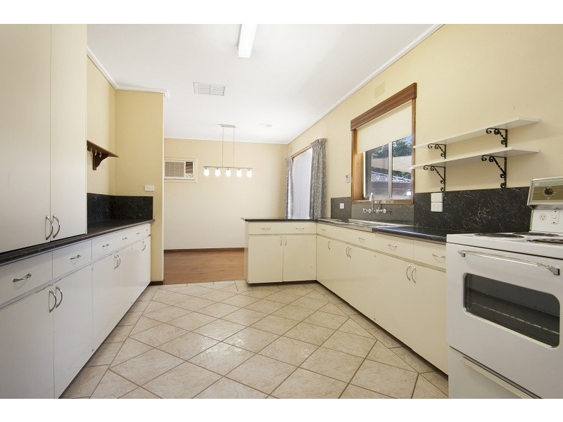 7 McLachlan Street, Kangaroo Flat VIC 3555