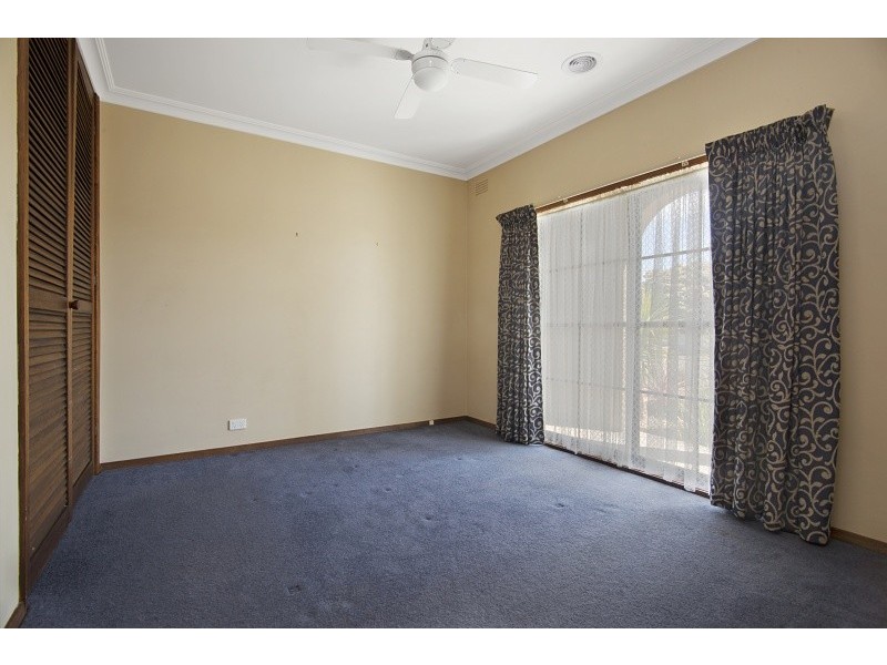 7 McLachlan Street, Kangaroo Flat VIC 3555