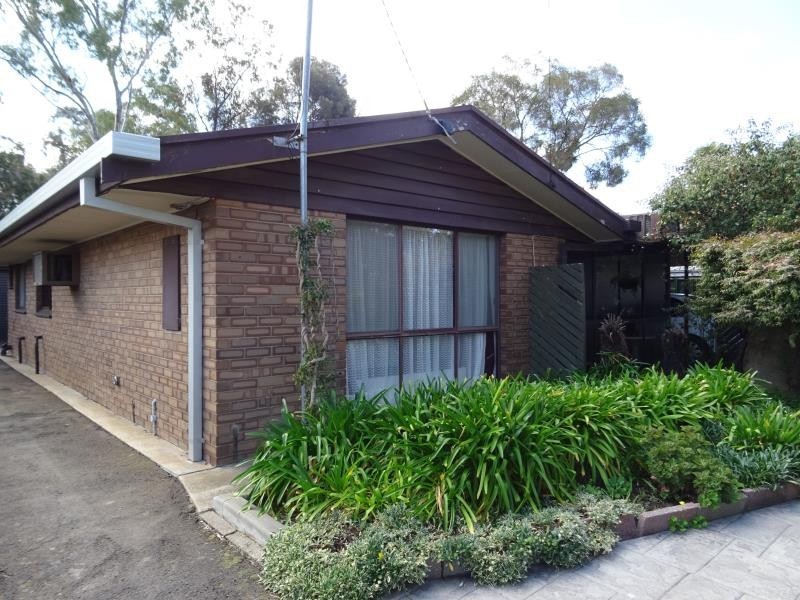 110 Crusoe Road, Kangaroo Flat VIC 3555