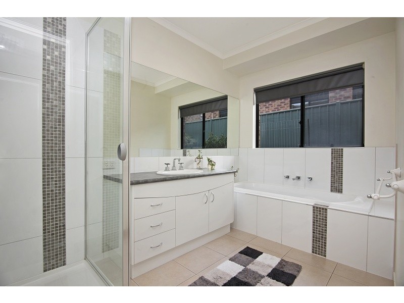 126 Queen Street, Kangaroo Flat VIC 3555