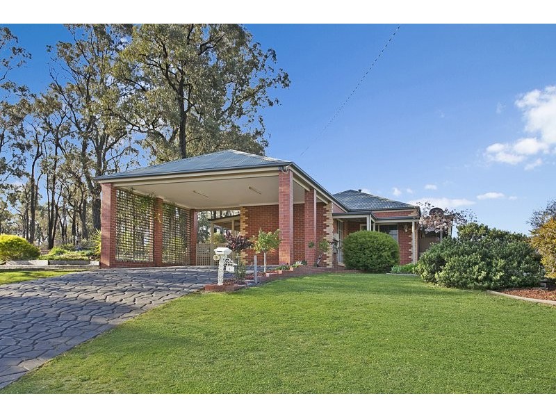 1 Lowe Street, Kangaroo Flat VIC 3555
