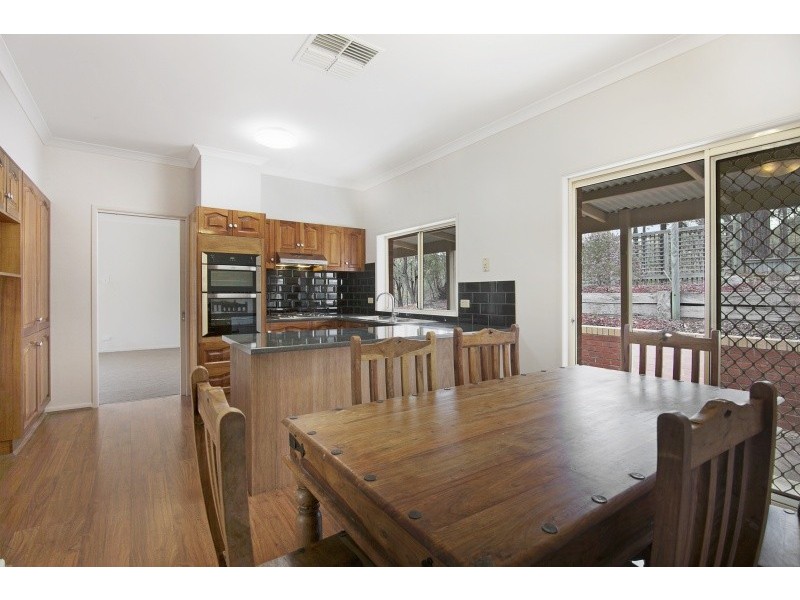 1 Lowe Street, Kangaroo Flat VIC 3555