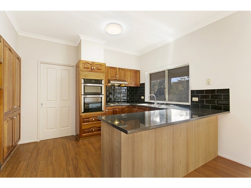 1 Lowe Street, Kangaroo Flat VIC 3555
