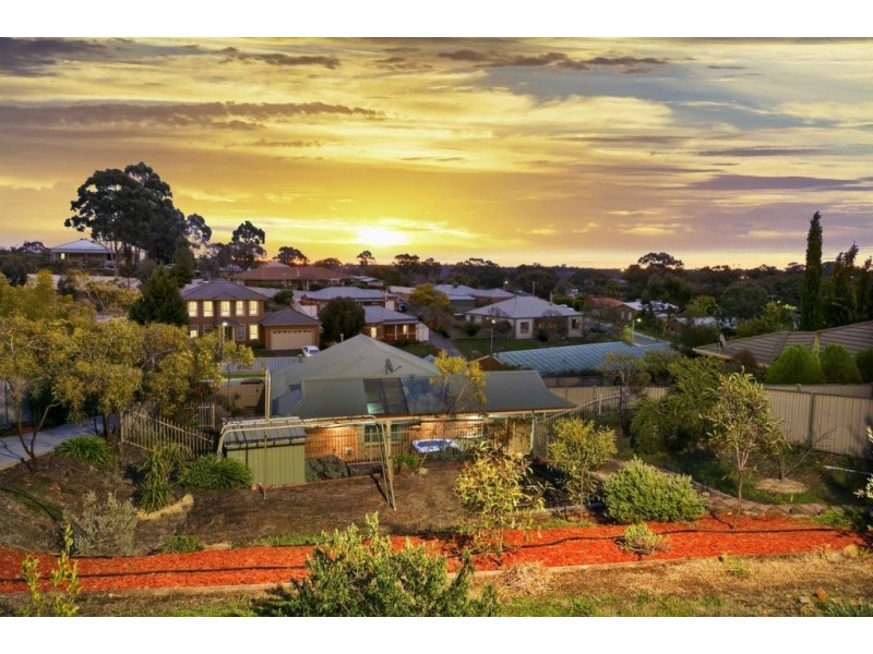 3 Derby Grove, Flora Hill VIC 3550