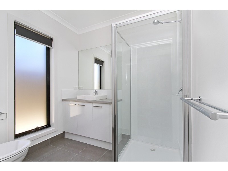 2/18a Heinz Street, White Hills VIC 3550