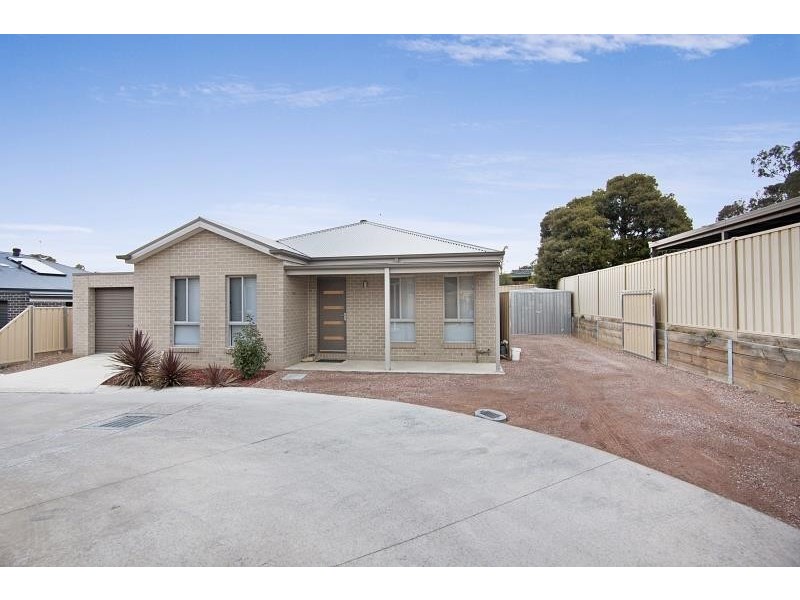 1/18A Emmett Street, Golden Square VIC 3555
