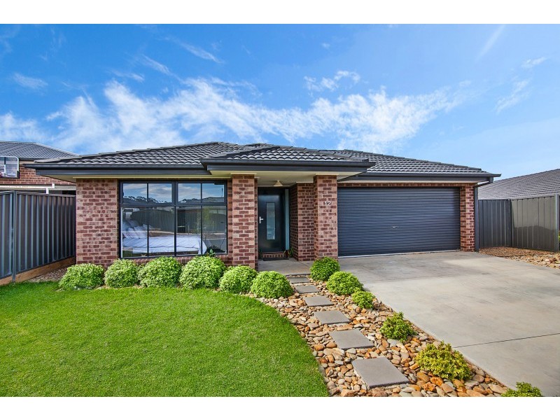 12 Riversdale Avenue, Eaglehawk VIC 3556