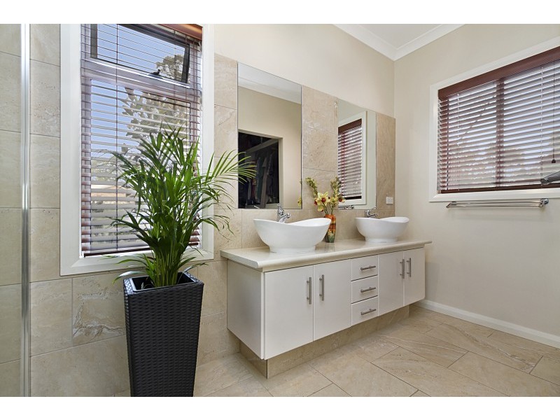 7 Ash Court, Ascot VIC 3551