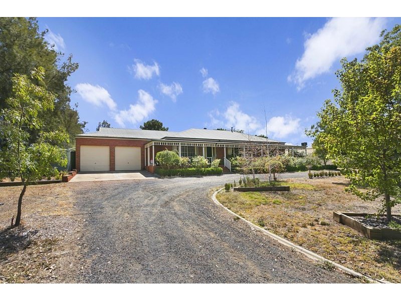 49 Edwards Road, Eaglehawk VIC 3556