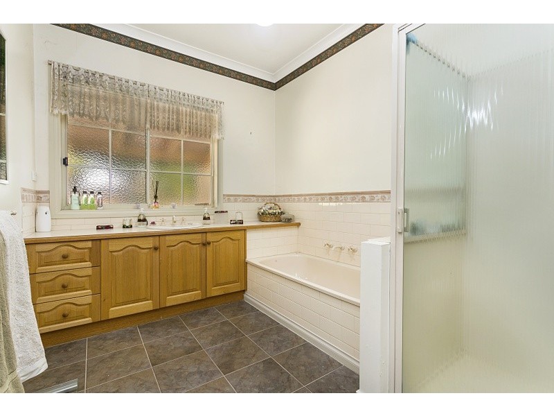 49 Edwards Road, Eaglehawk VIC 3556