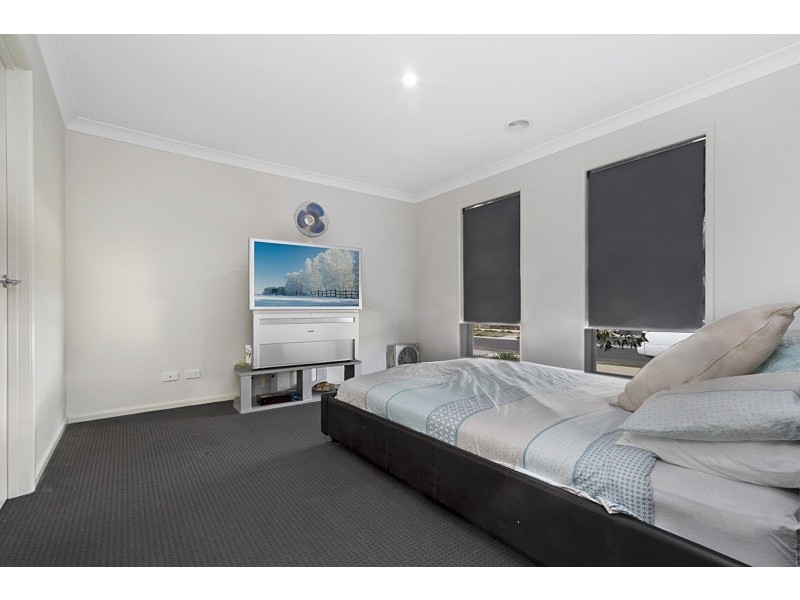 24 Caulfield Drive, Ascot VIC 3551