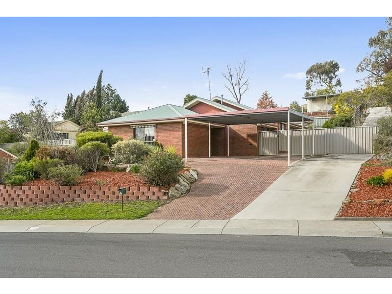 3 Derby Grove, Flora Hill VIC 3550