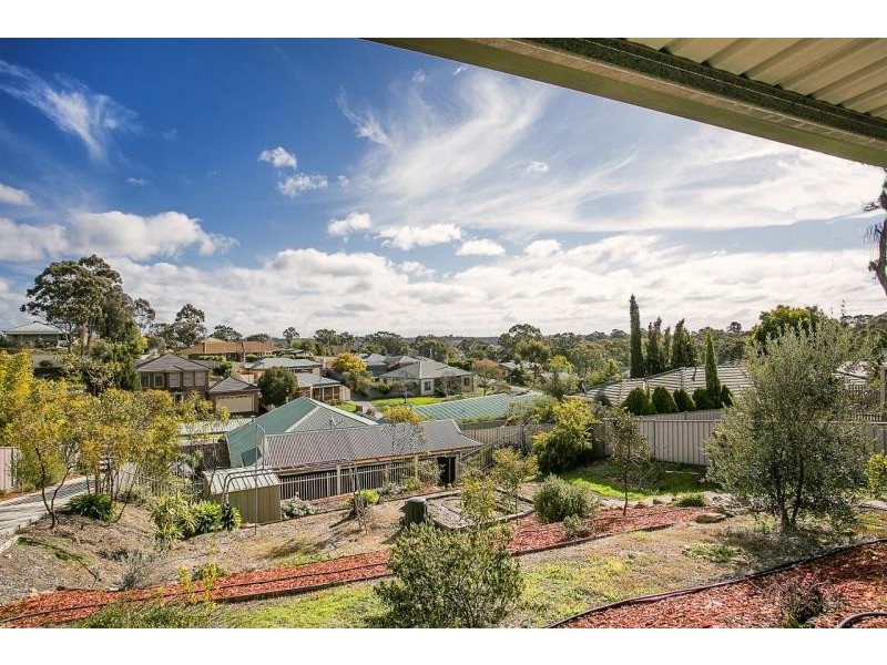 3 Derby Grove, Flora Hill VIC 3550