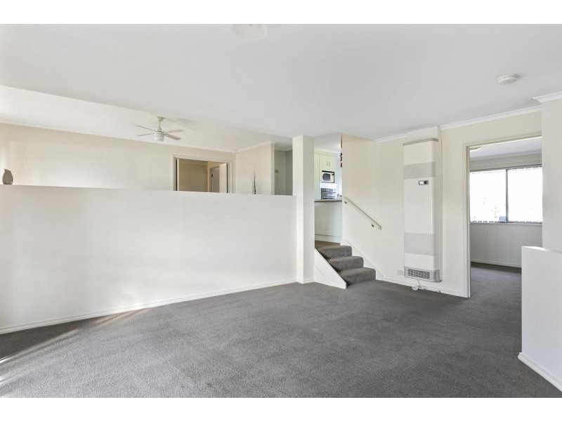 3 Derby Grove, Flora Hill VIC 3550