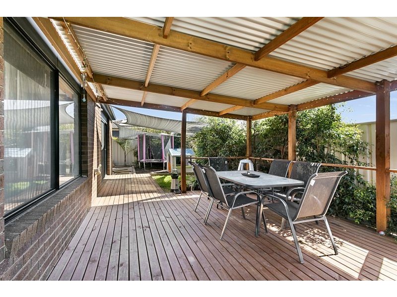 25 Arinya Close, Ascot VIC 3551