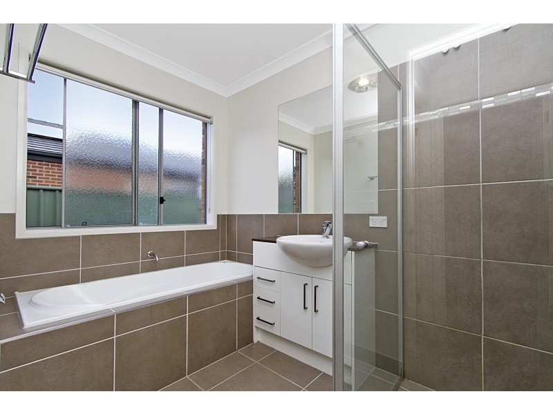 9 Caulfield Drive, Ascot VIC 3551